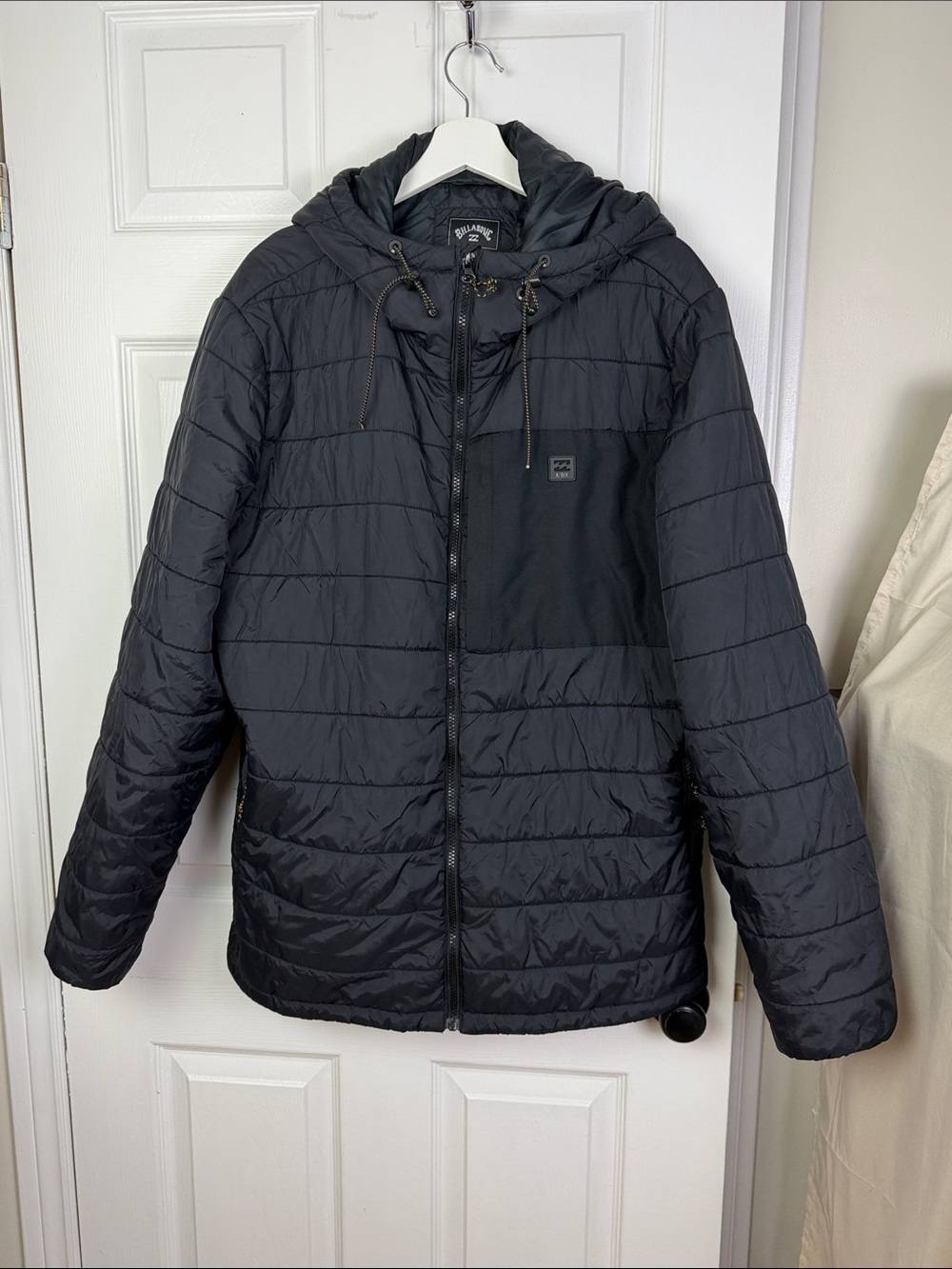 Billabong men’s journey winter puffer jacket size XL